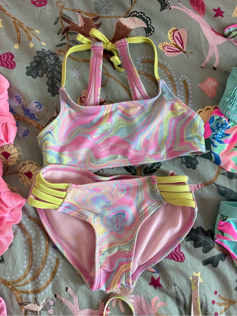 Assorted bathing suits - Picture 3 of 6